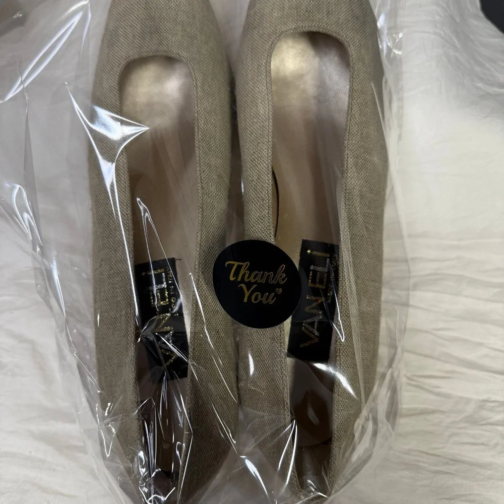 Vaneli Beige Fabric Pointed Toe Kitten‎ Heel Pumps Made in Italy Womens 9 luxury